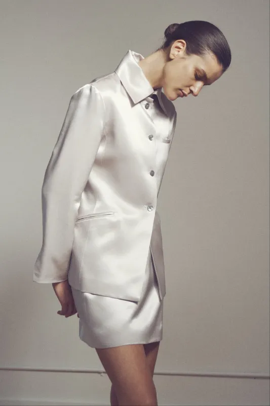 Luca Blazer in Liquid Twill made by Kall Meyer