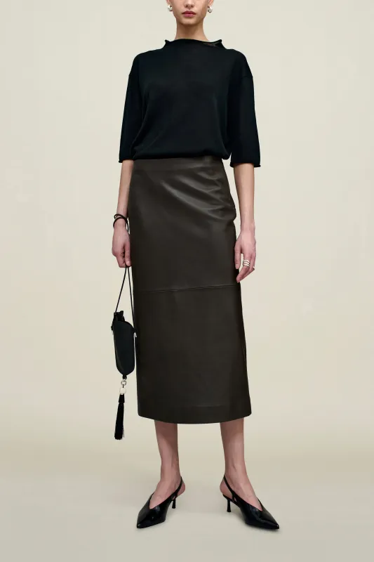 Emilee Pencil Skirt in Lambskin made by Kall Meyer