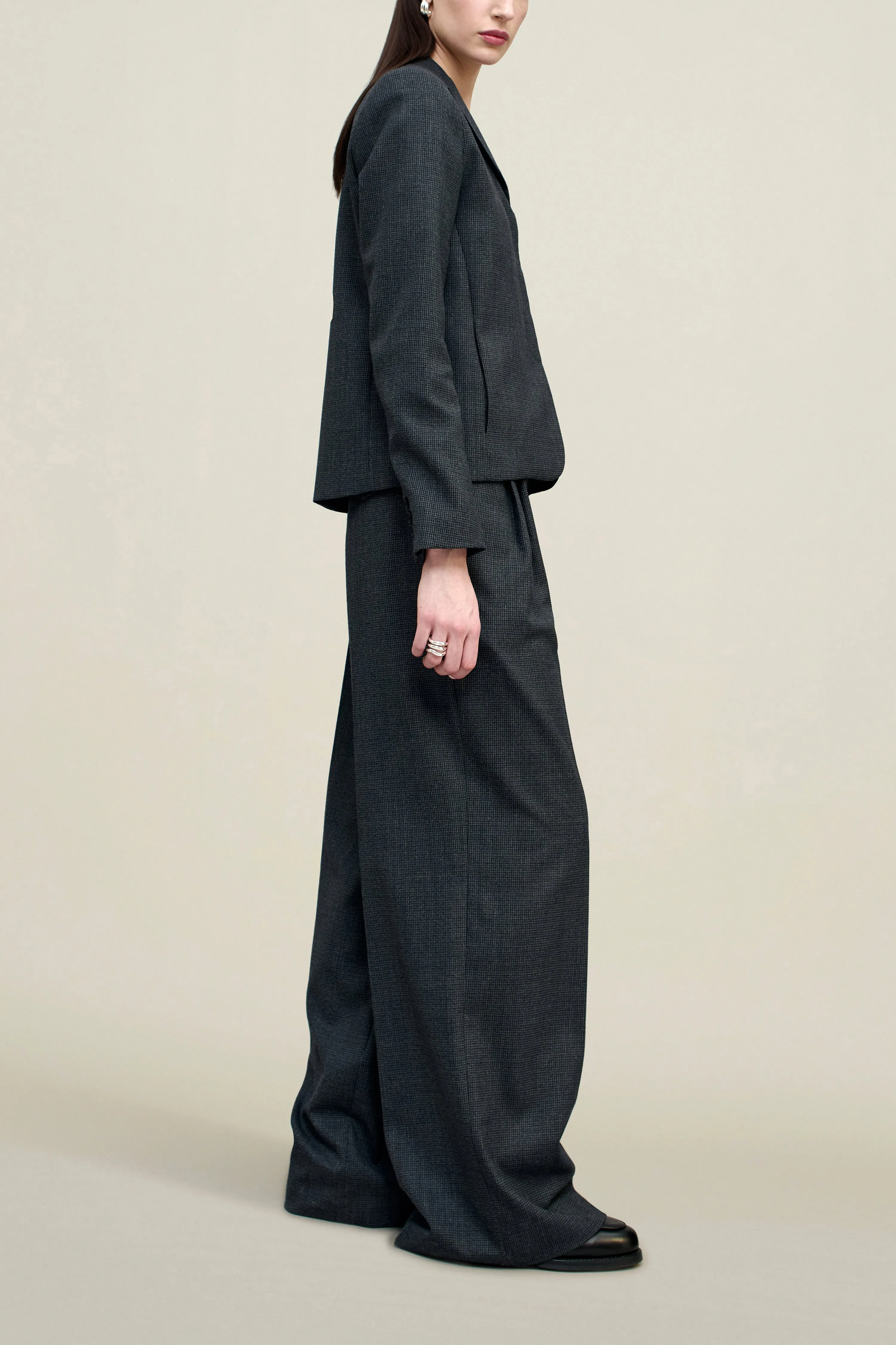 Iman Shrunken Blazer in Light Wool Suiting sold by Kall Meyer product image thumbnail 4