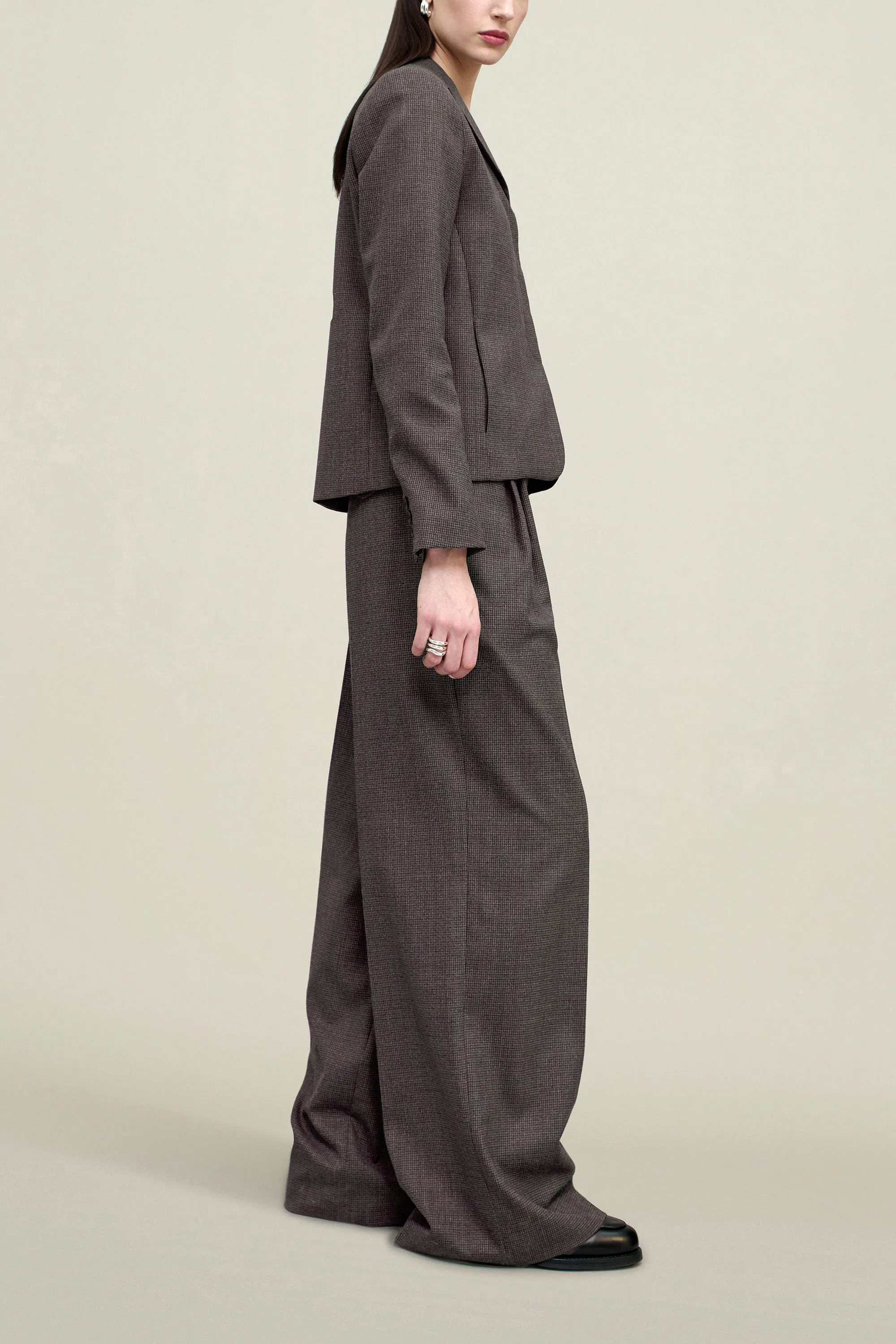 Iman Shrunken Blazer in Light Wool Suiting sold by Kall Meyer product image thumbnail 2