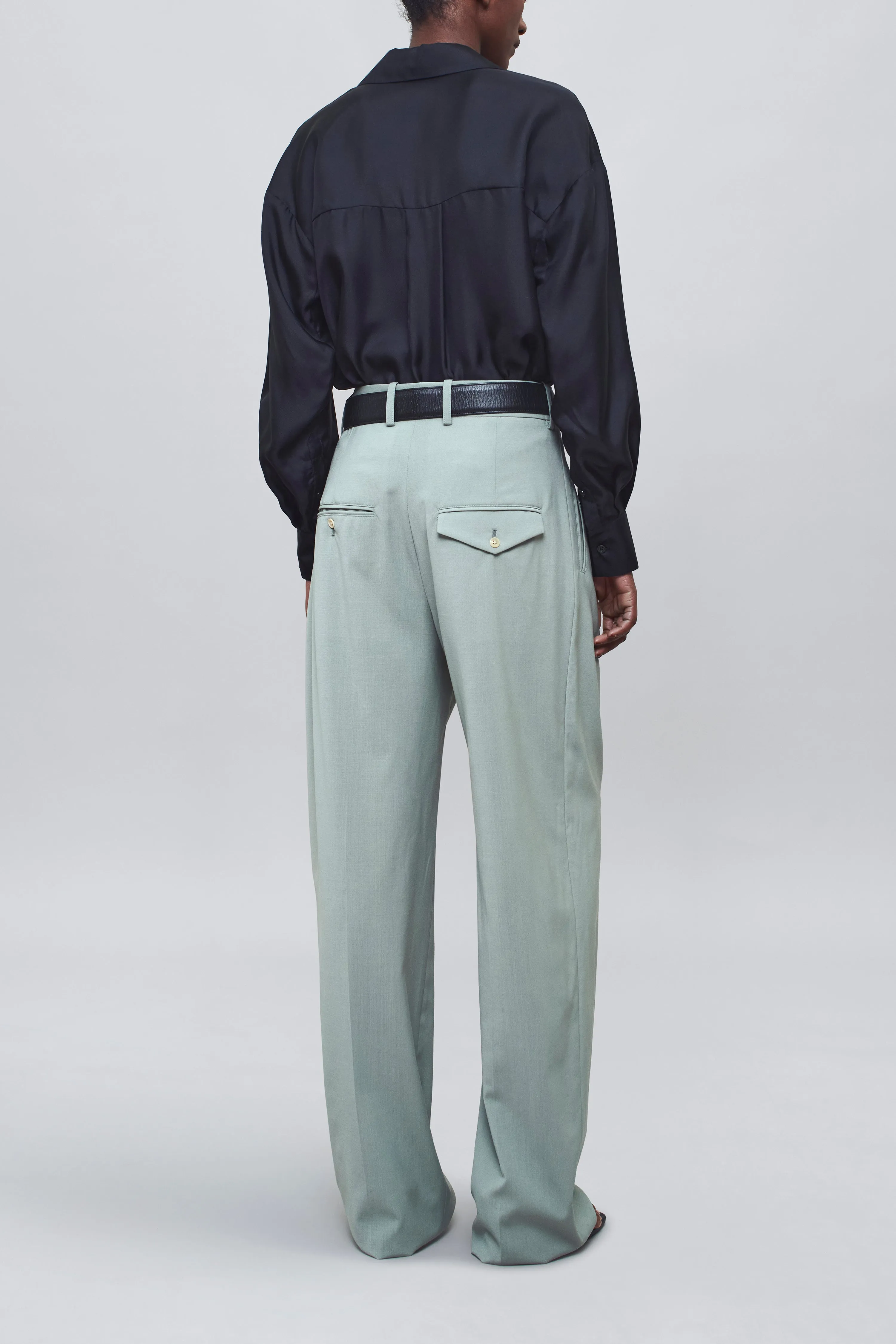 Aiden Pleated Trouser in Paperweight Wool sold by Kall Meyer product image thumbnail 4