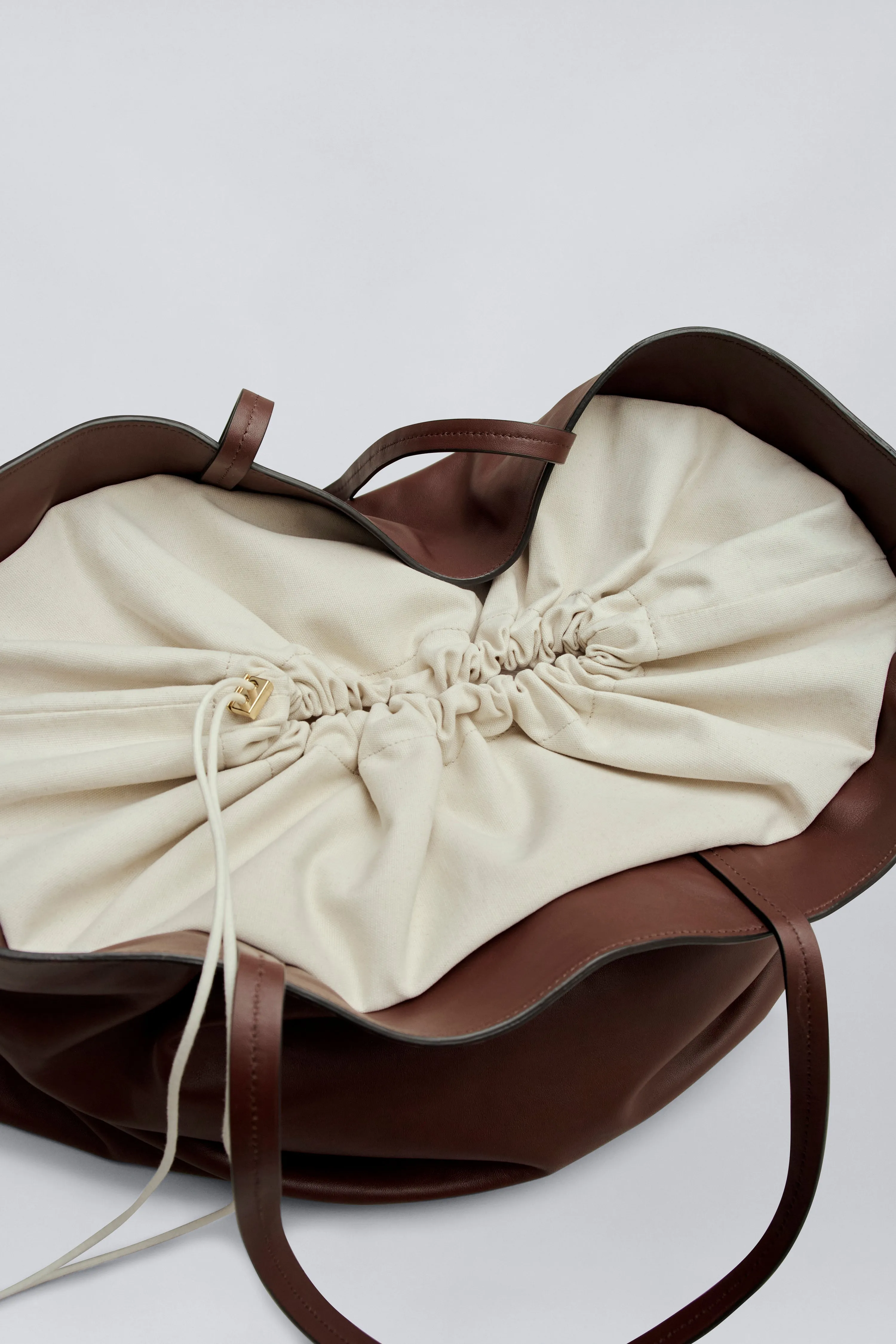 Weekender Bag in Leather sold by Kall Meyer product image thumbnail 4