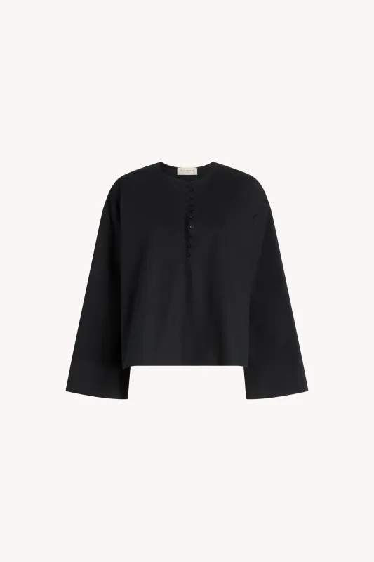 Marguerite Blouse in Starched Poplin made by Kall Meyer