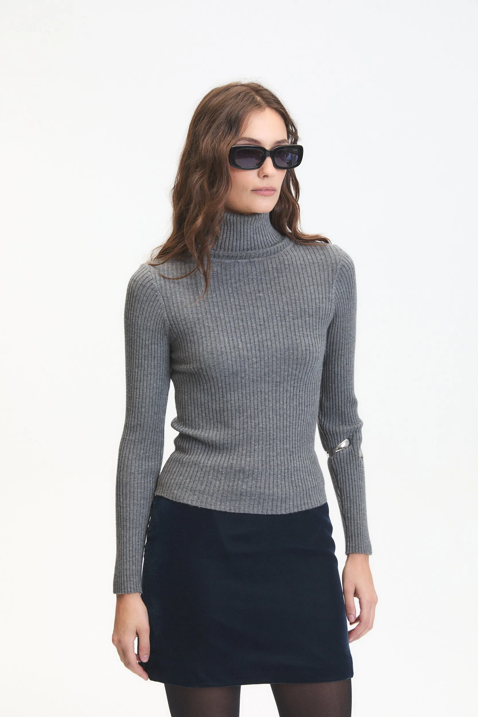MYLO TURTLENECK SWEATER sold by Dèluc product image thumbnail 3
