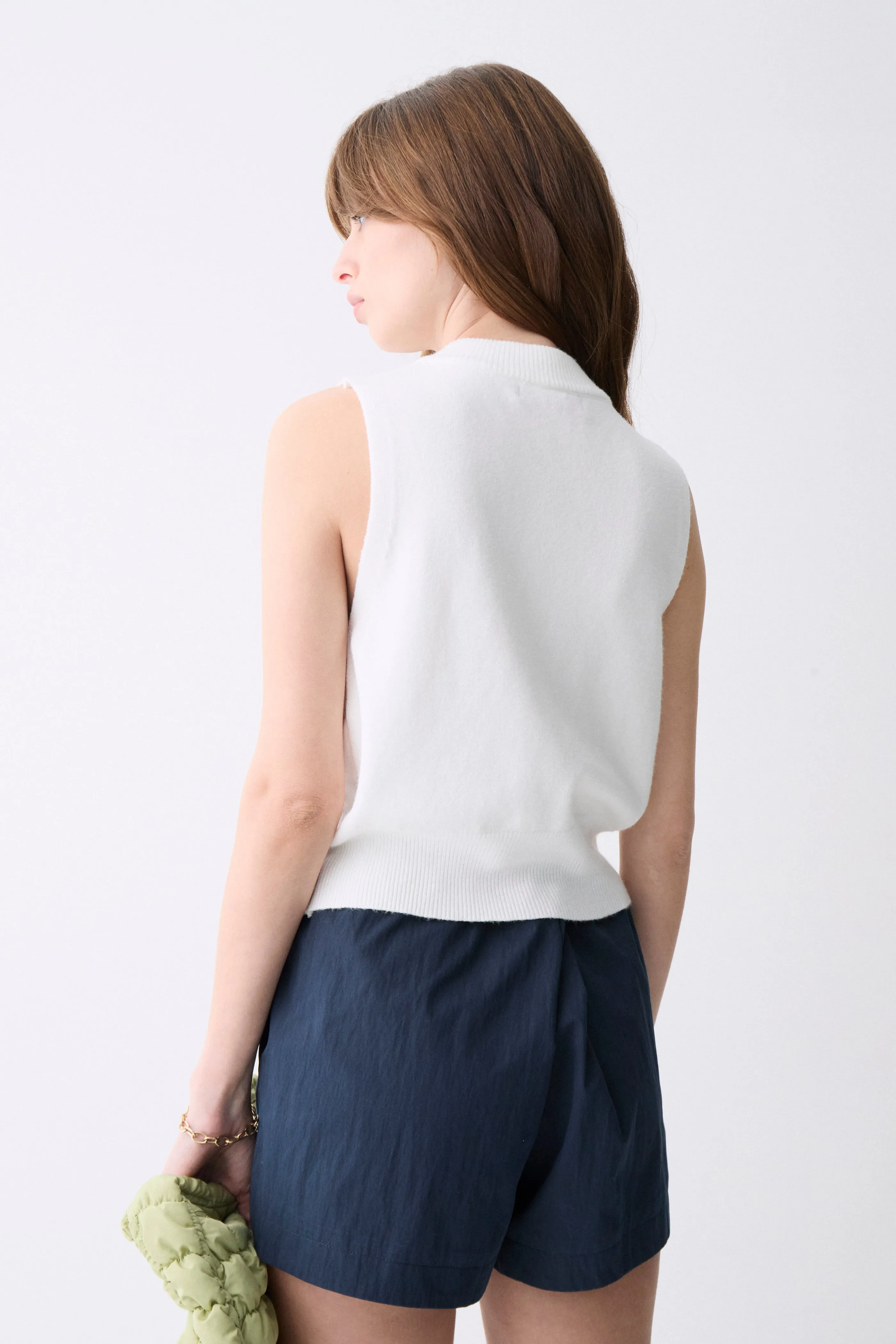 ALMADA KNIT VEST sold by Dèluc product image thumbnail 3