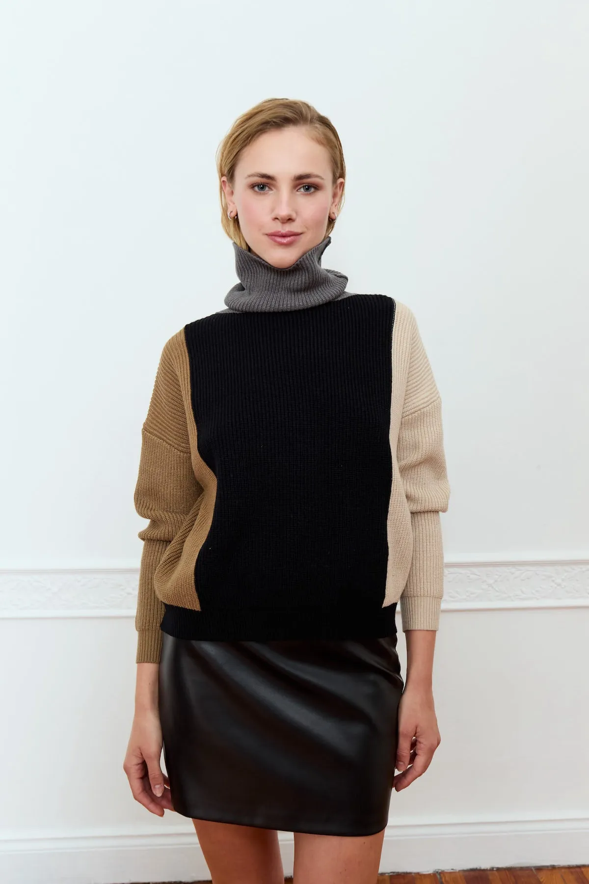 GARDENIA COLOR BLOCK SWEATER sold by Dèluc product image thumbnail 2