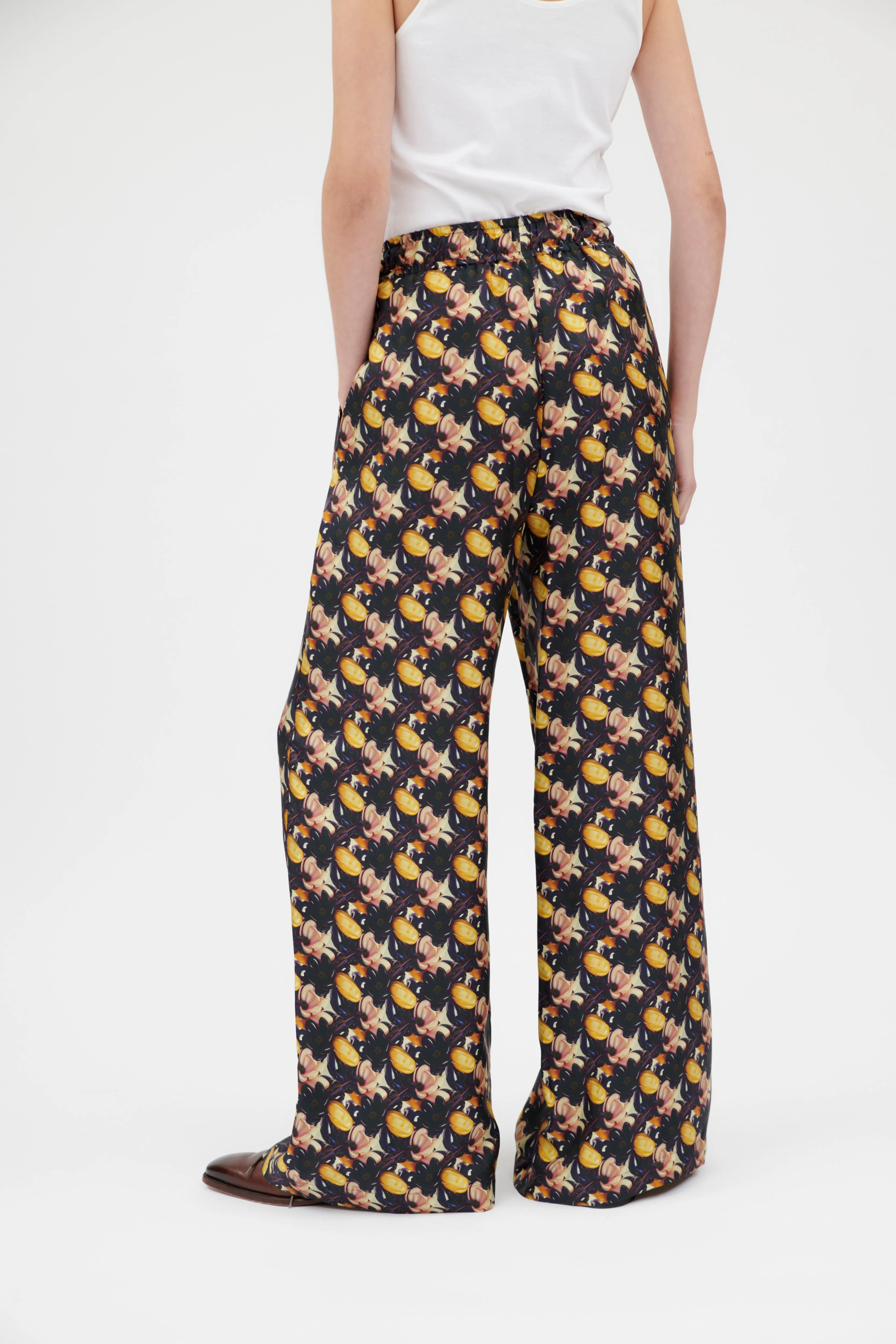 Magnolias & Buds Twill Hose, Deep Purple sold by ODEEH product image thumbnail 3