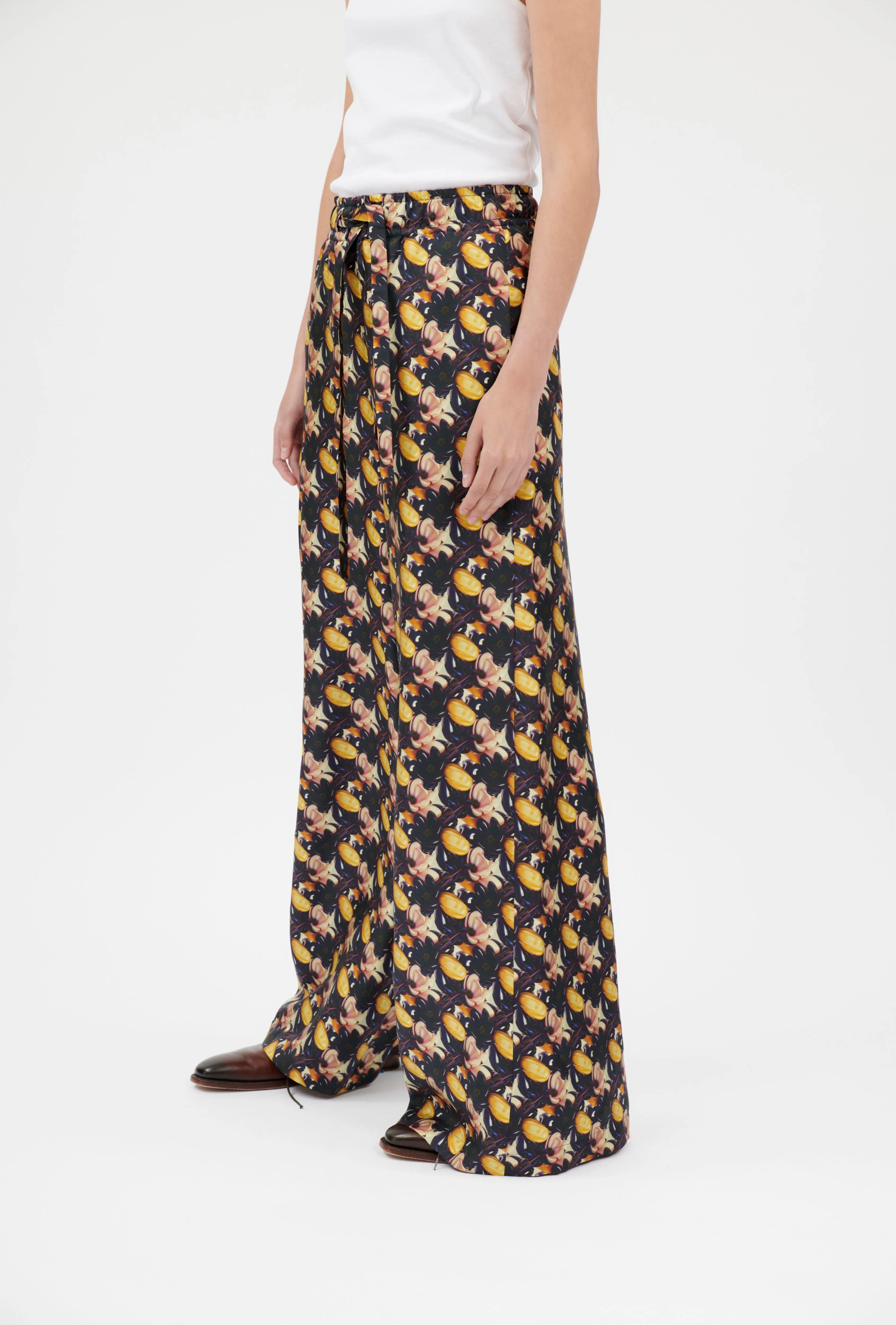 Magnolias & Buds Twill Hose, Deep Purple sold by ODEEH product image thumbnail 2