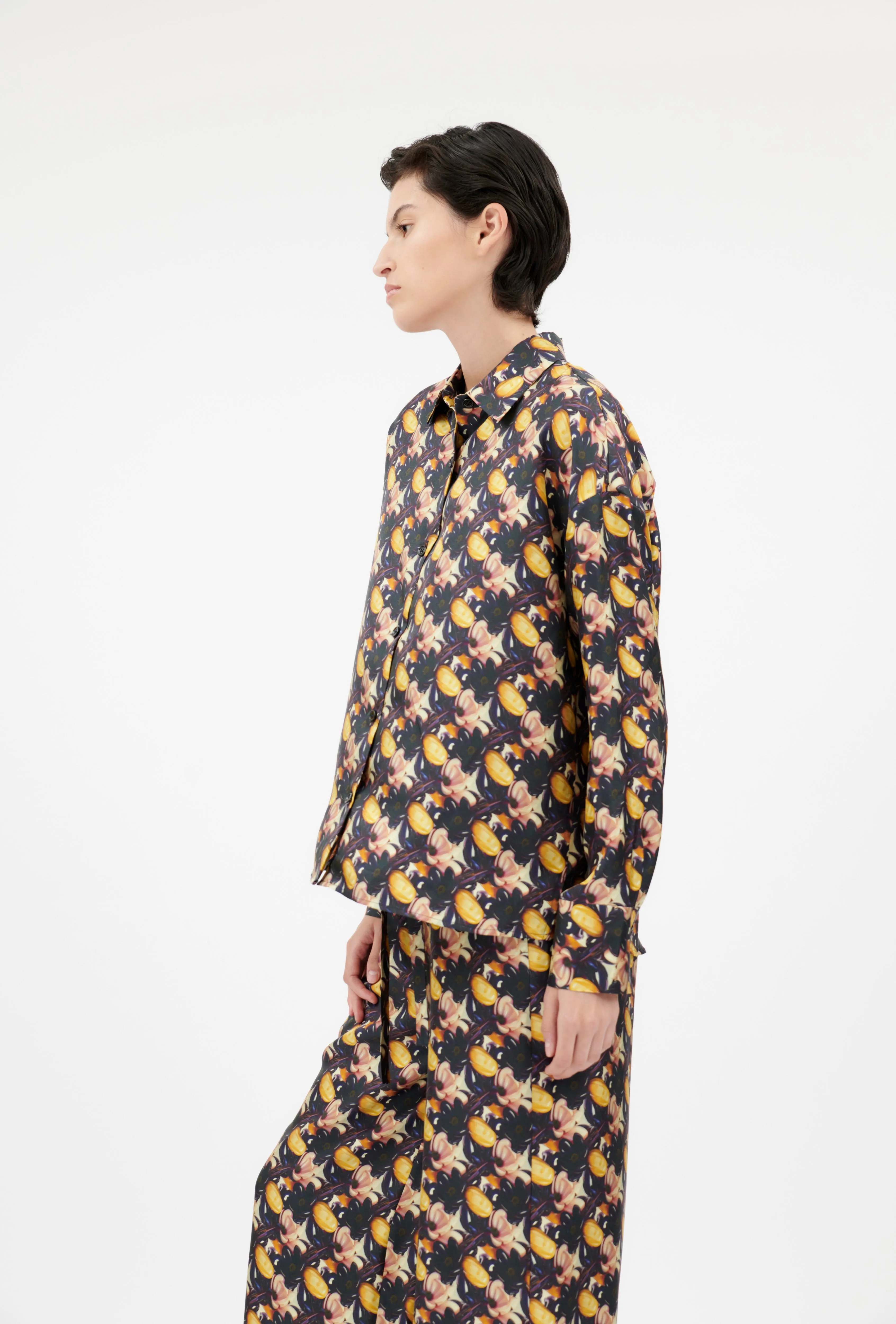 Magnolias & Buds Twill Bluse, Deep Purple sold by ODEEH product image thumbnail 2