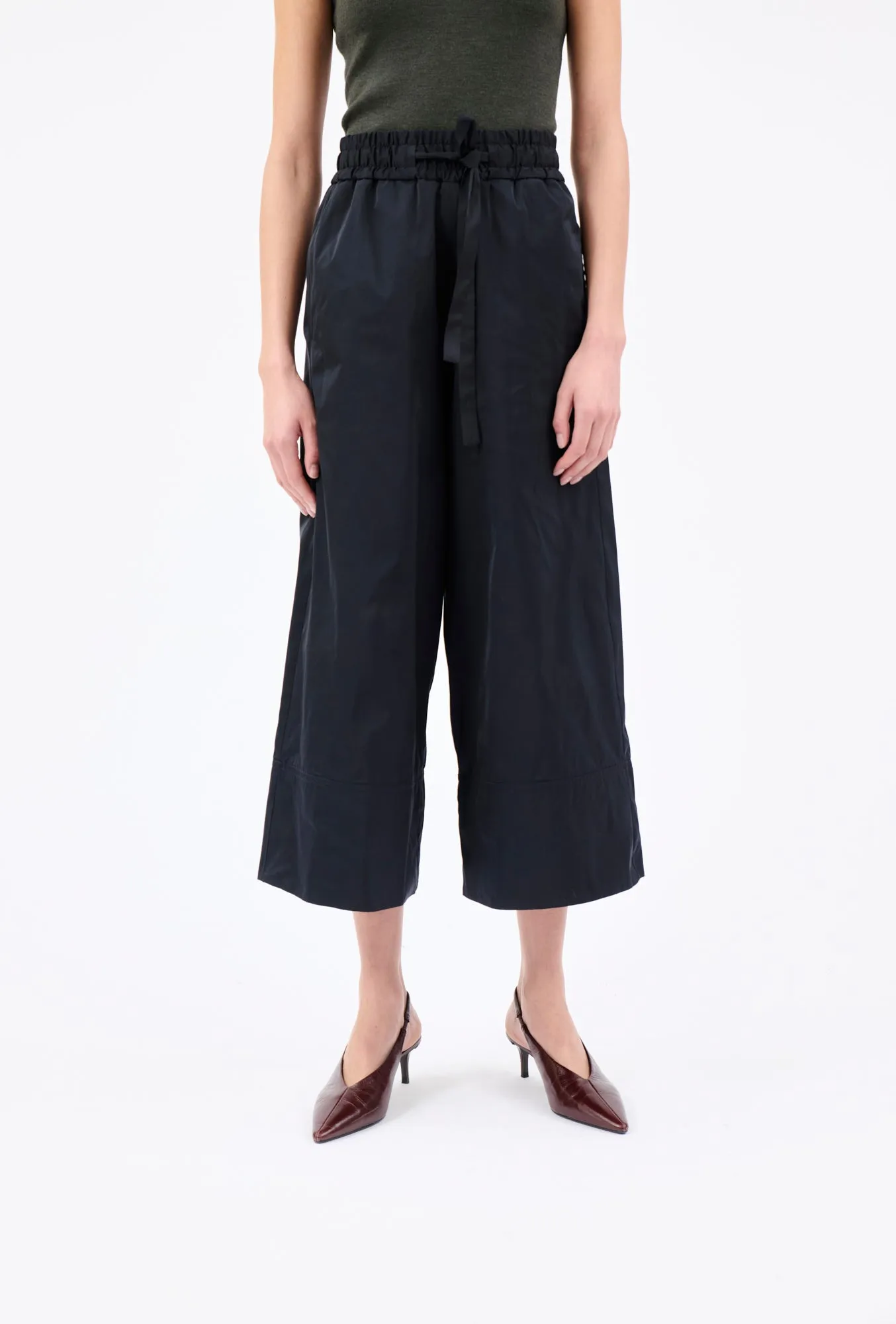 RADZIMIR Hose, Navy sold by ODEEH
