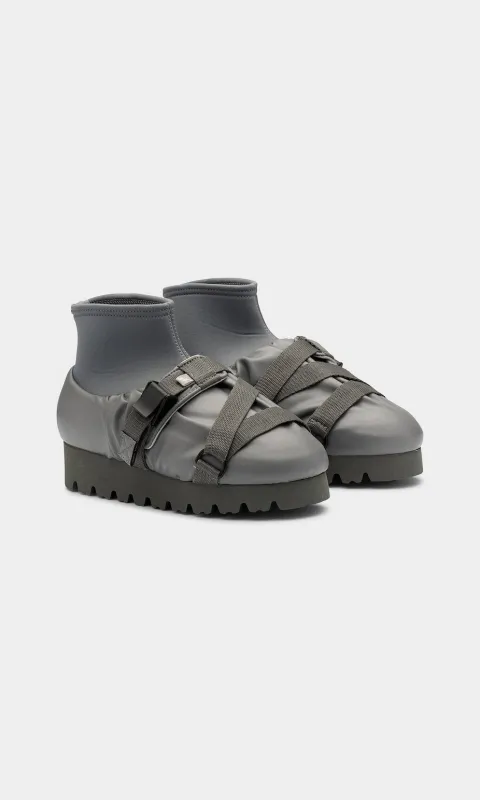 Camp shoe mid sold by YUME YUME