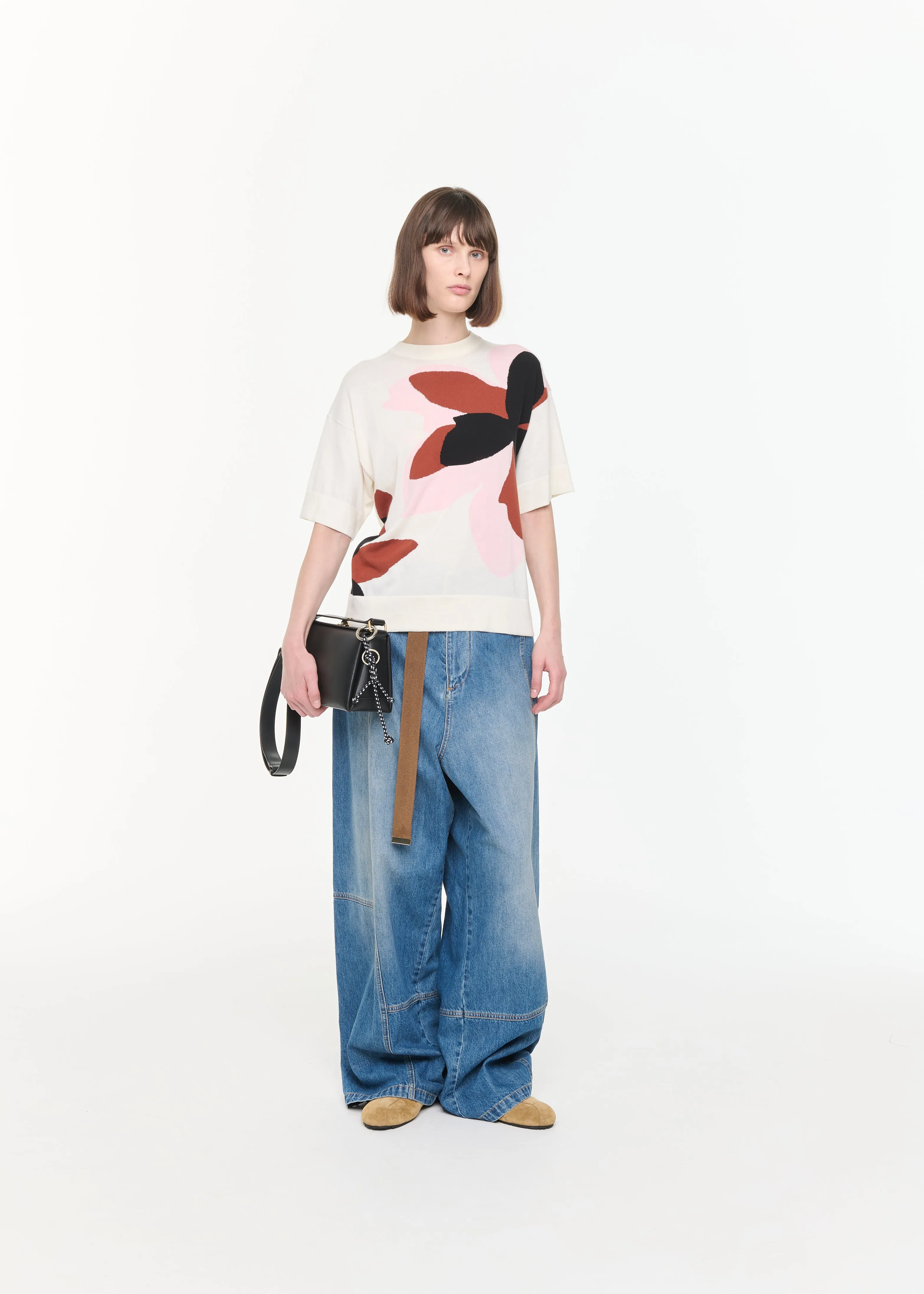 WHITE FLORAL INTARSIA SHORT SLEEVE KNIT sold by Plan C product image thumbnail 2