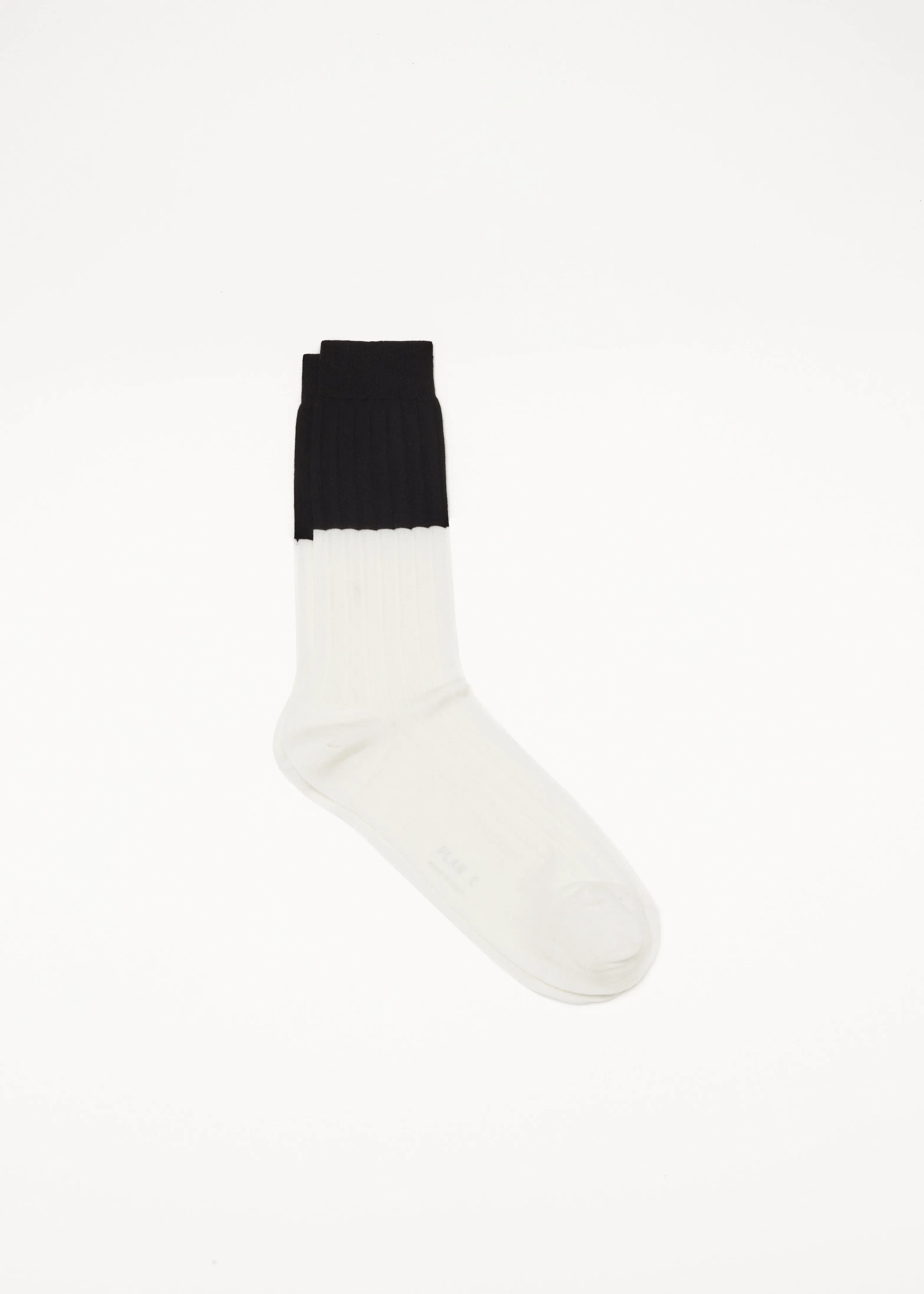 COLOR BLOCK SOCKS BLACK AND WHITE sold by Plan C