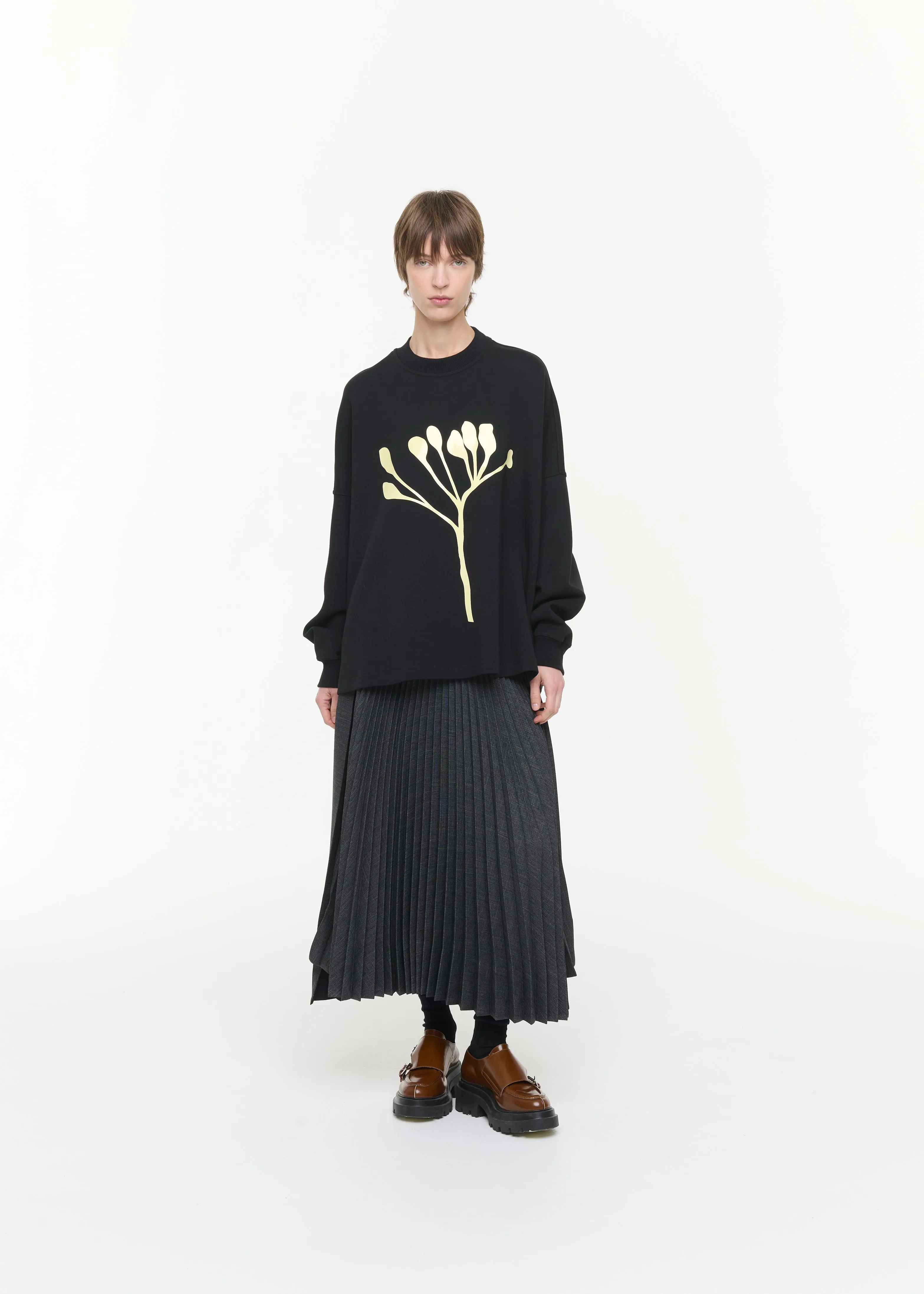 BLACK FLEECE SWEATSHIRT FLOWER PRINT sold by Plan C product image thumbnail 2