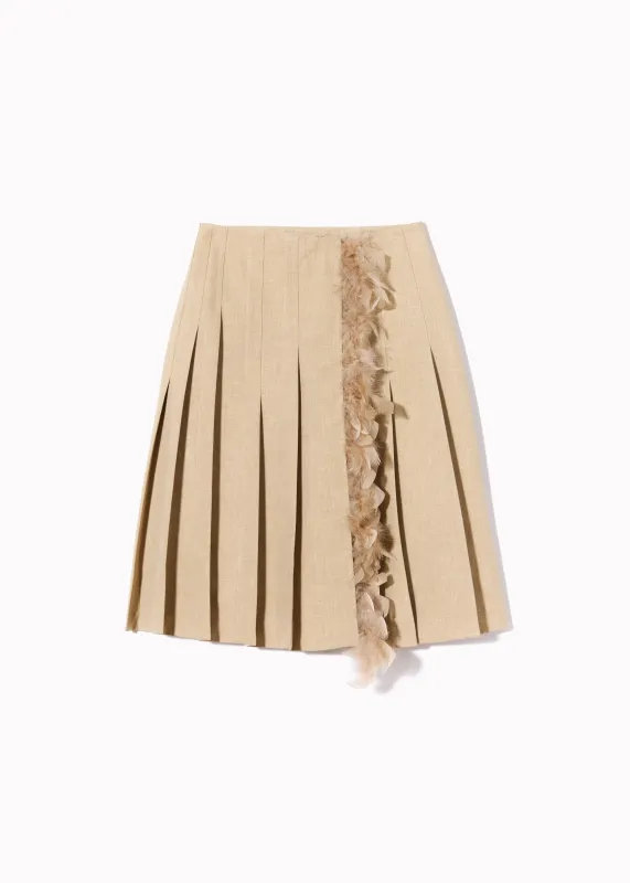 PLEATED SKIRT WITH FEATHERS made by Plan C