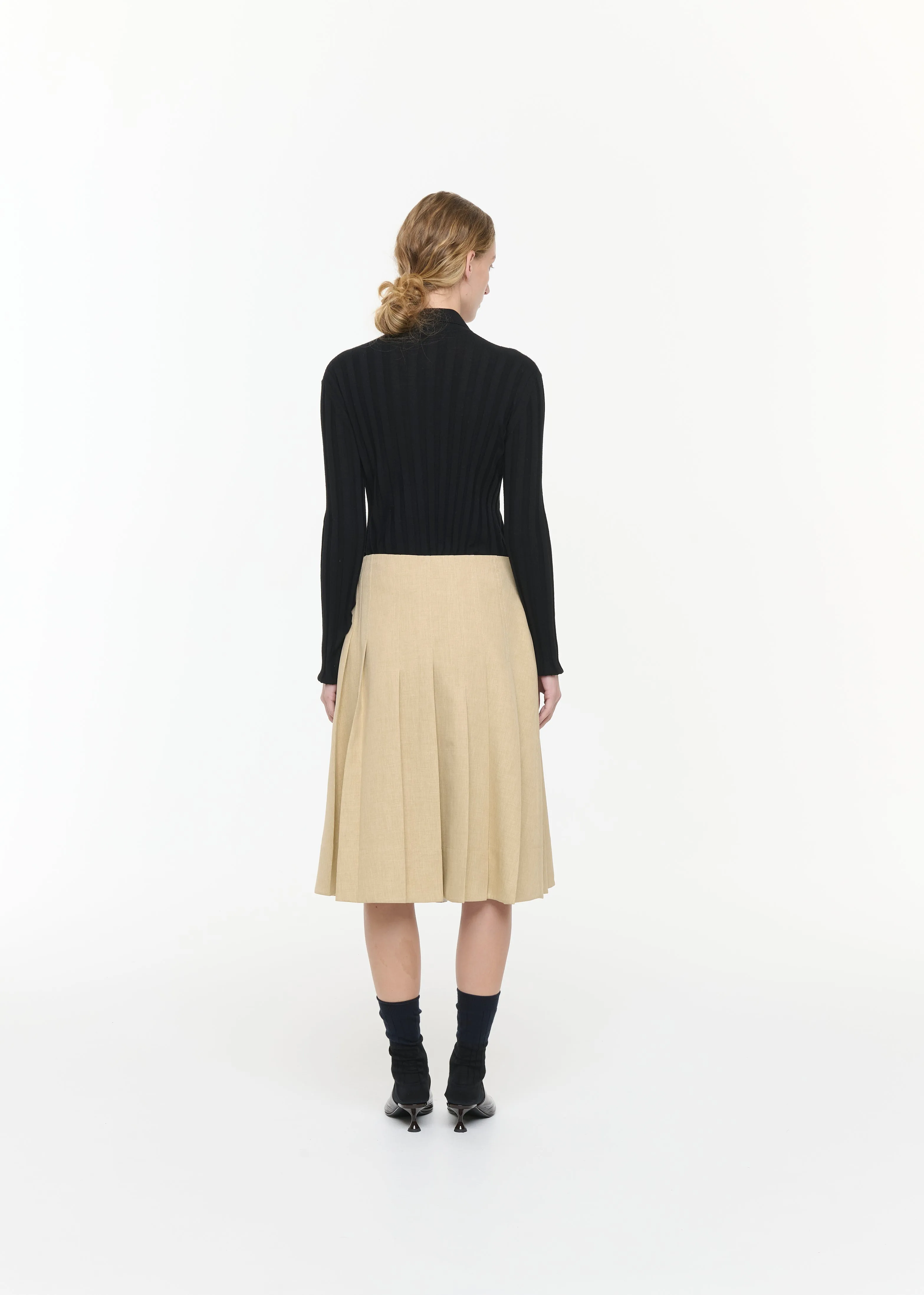 PLEATED SKIRT WITH FEATHERS sold by Plan C product image thumbnail 5