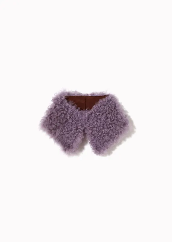 LILAC CURLY SHEARLING SHORT COLLAR made by Plan C