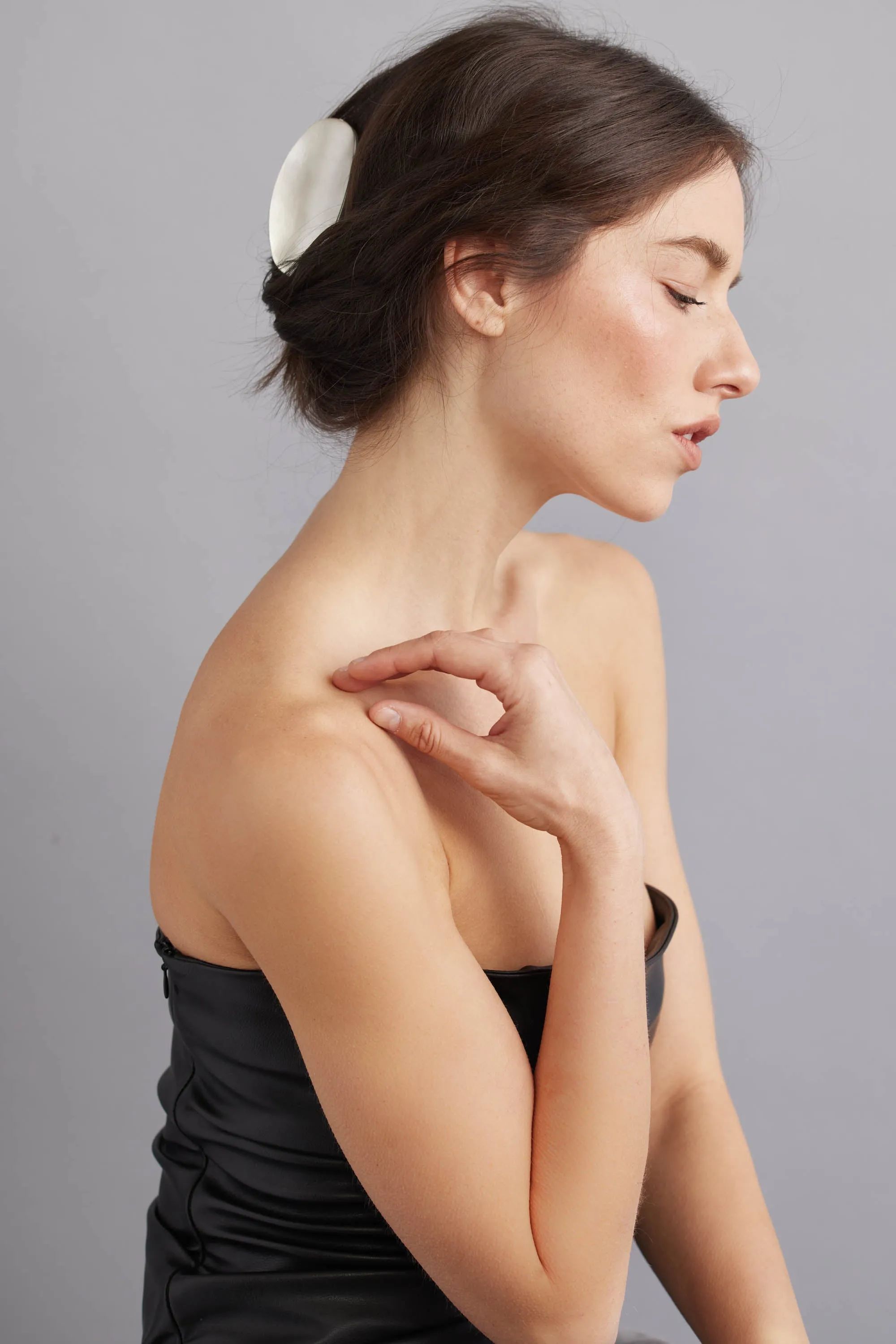 A New Day Oval Hair Claw Clip sold by Tiepology product image thumbnail 3