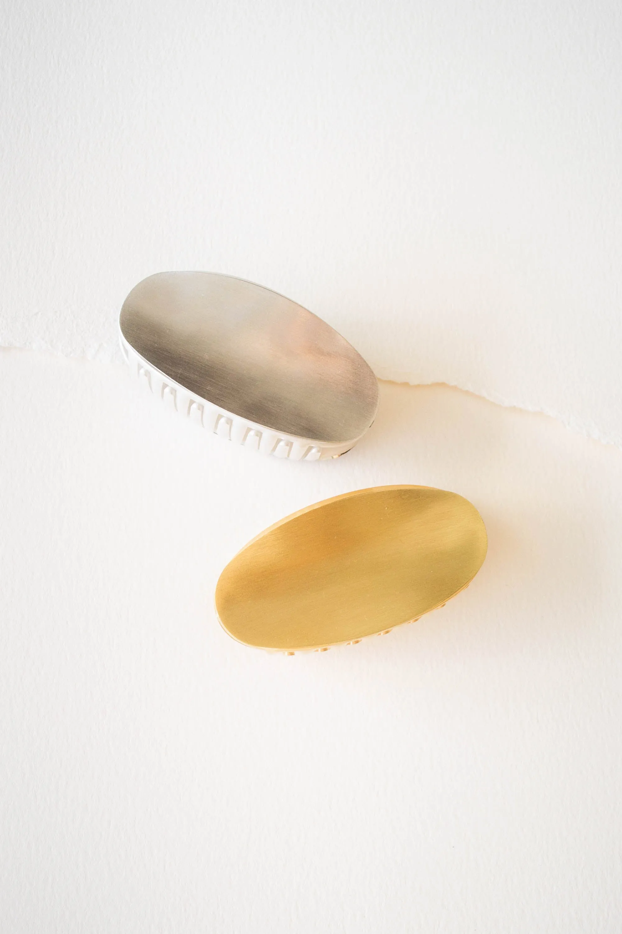 A New Day Oval Hair Claw Clip sold by Tiepology product image thumbnail 5