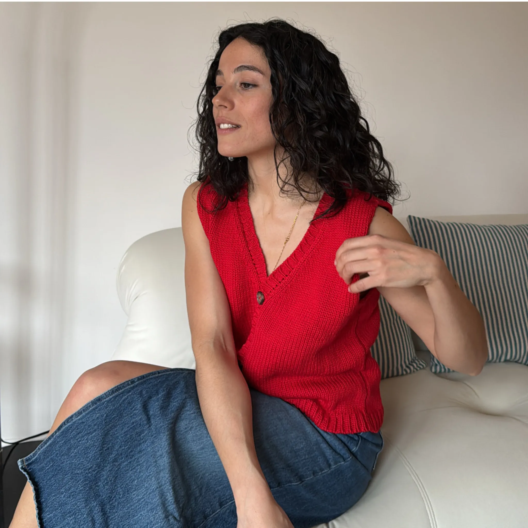 Vesty Vest sold by Givéh product image thumbnail 2