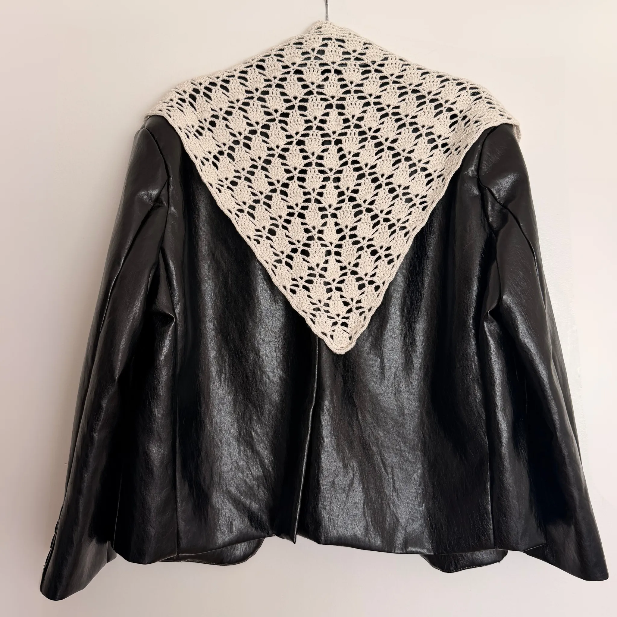 Ivory Del Scarf sold by Givéh product image thumbnail 2