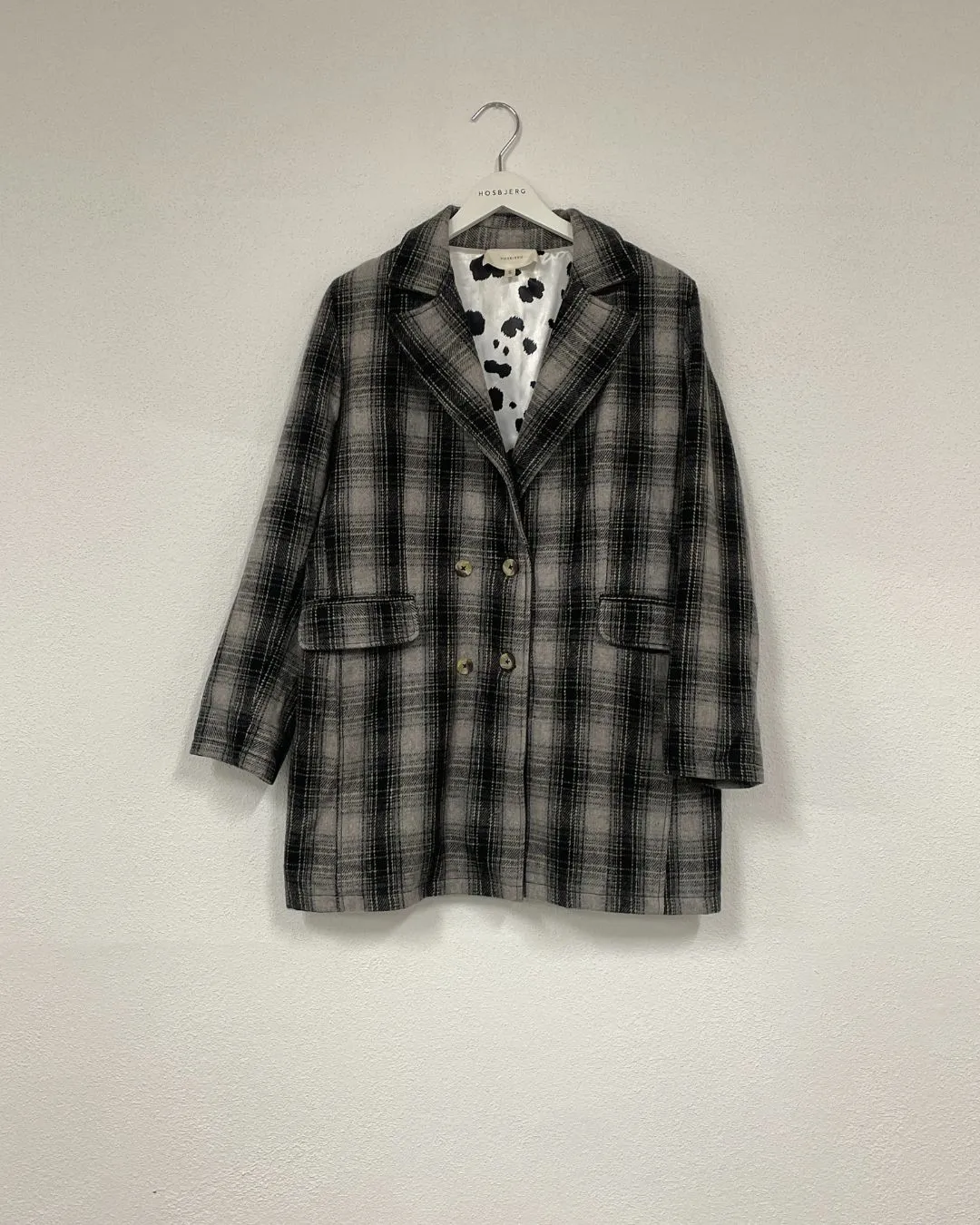 Checked wool coat sold by Hosbjerg