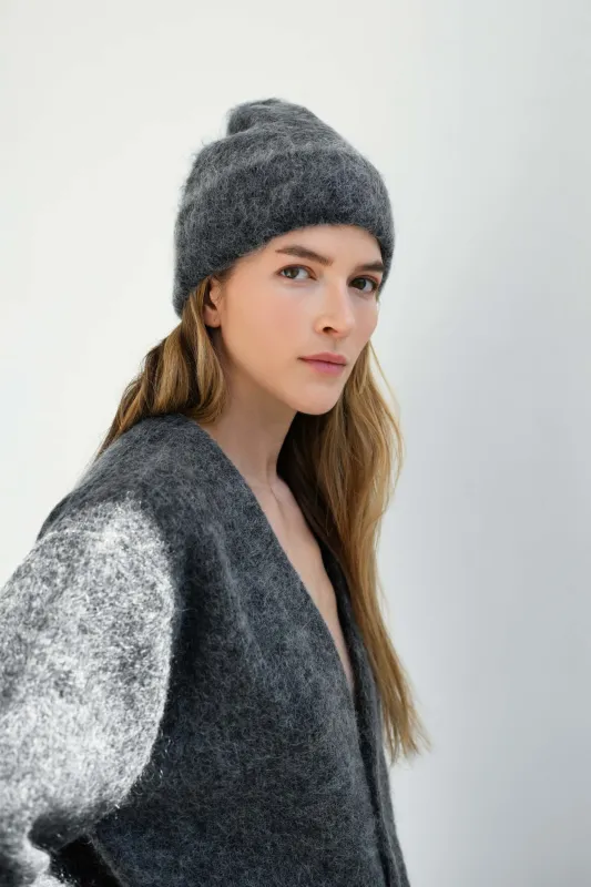 BRUSHED MOHAIR BEANIE IN CHARCOAL made by Sayaka Davis
