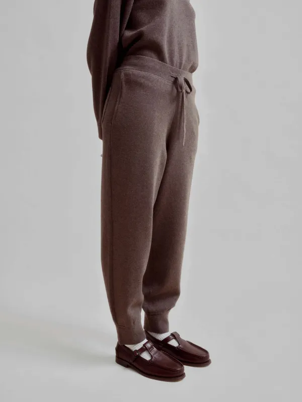 KNIT SWEATPANTS IN BROWNIE made by Sayaka Davis