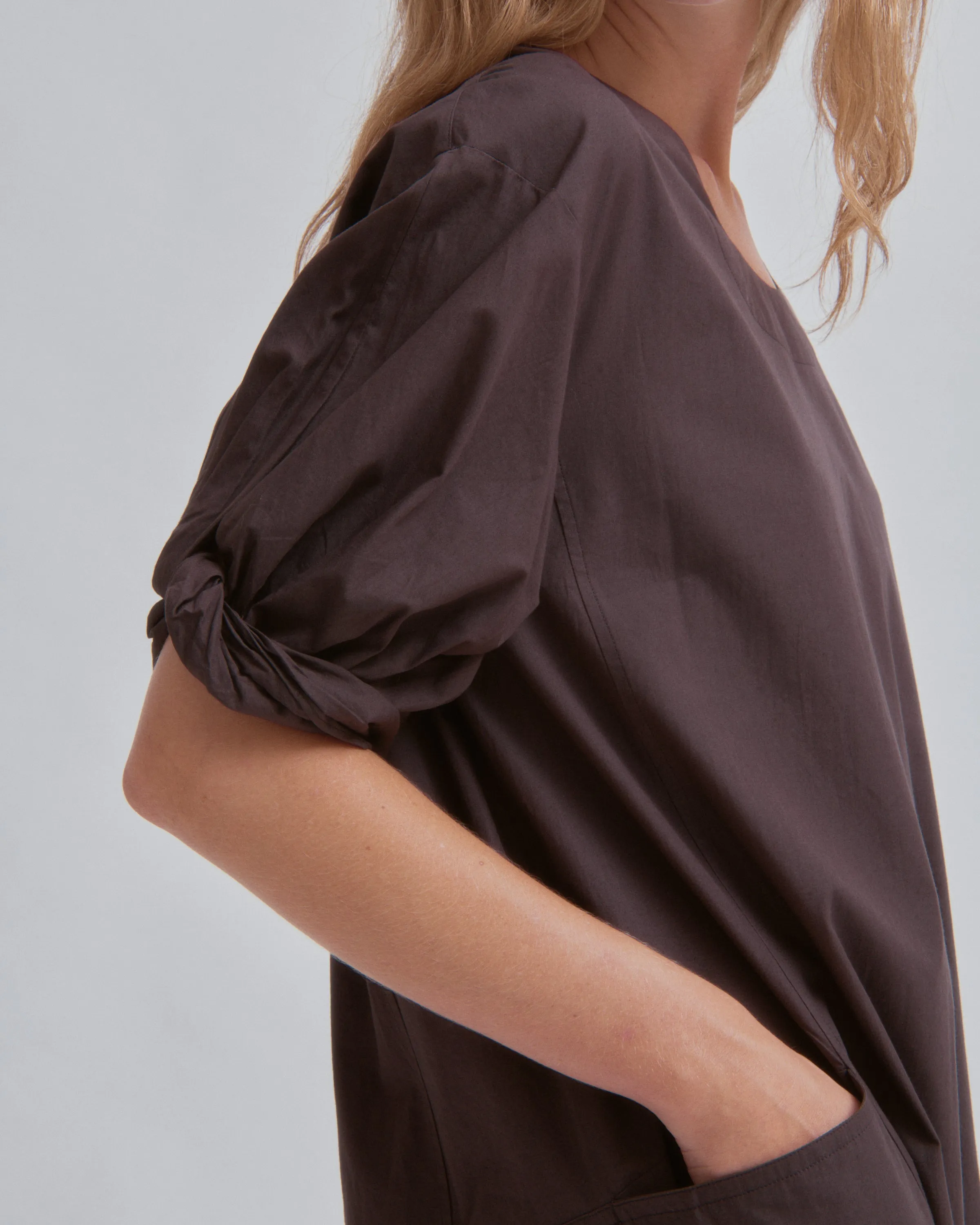 U-NECK DRESS IN CHOCOLATE sold by Sayaka Davis product image thumbnail 4