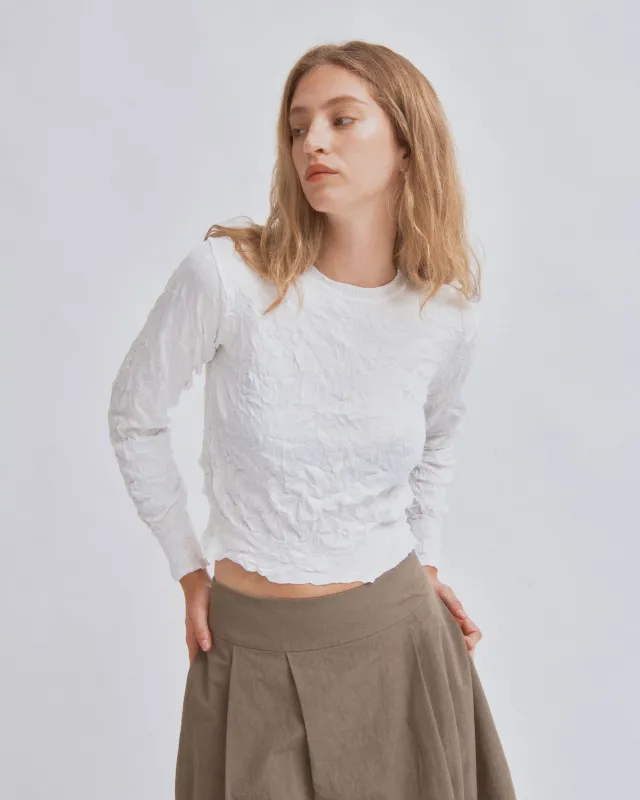 CRINKLED PULLOVER IN WHITE made by Sayaka Davis