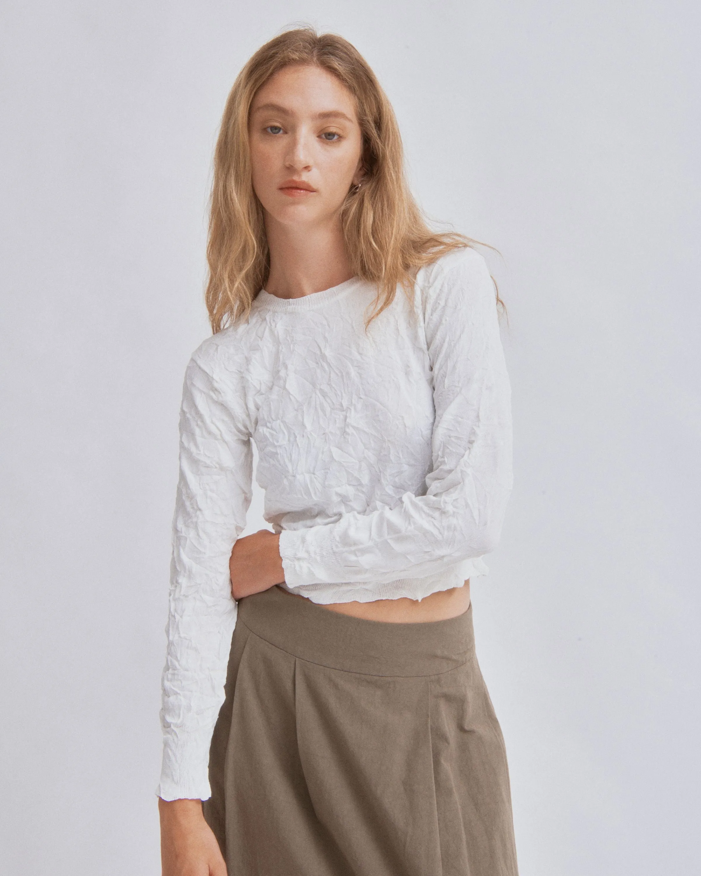CRINKLED PULLOVER IN WHITE sold by Sayaka Davis product image thumbnail 4