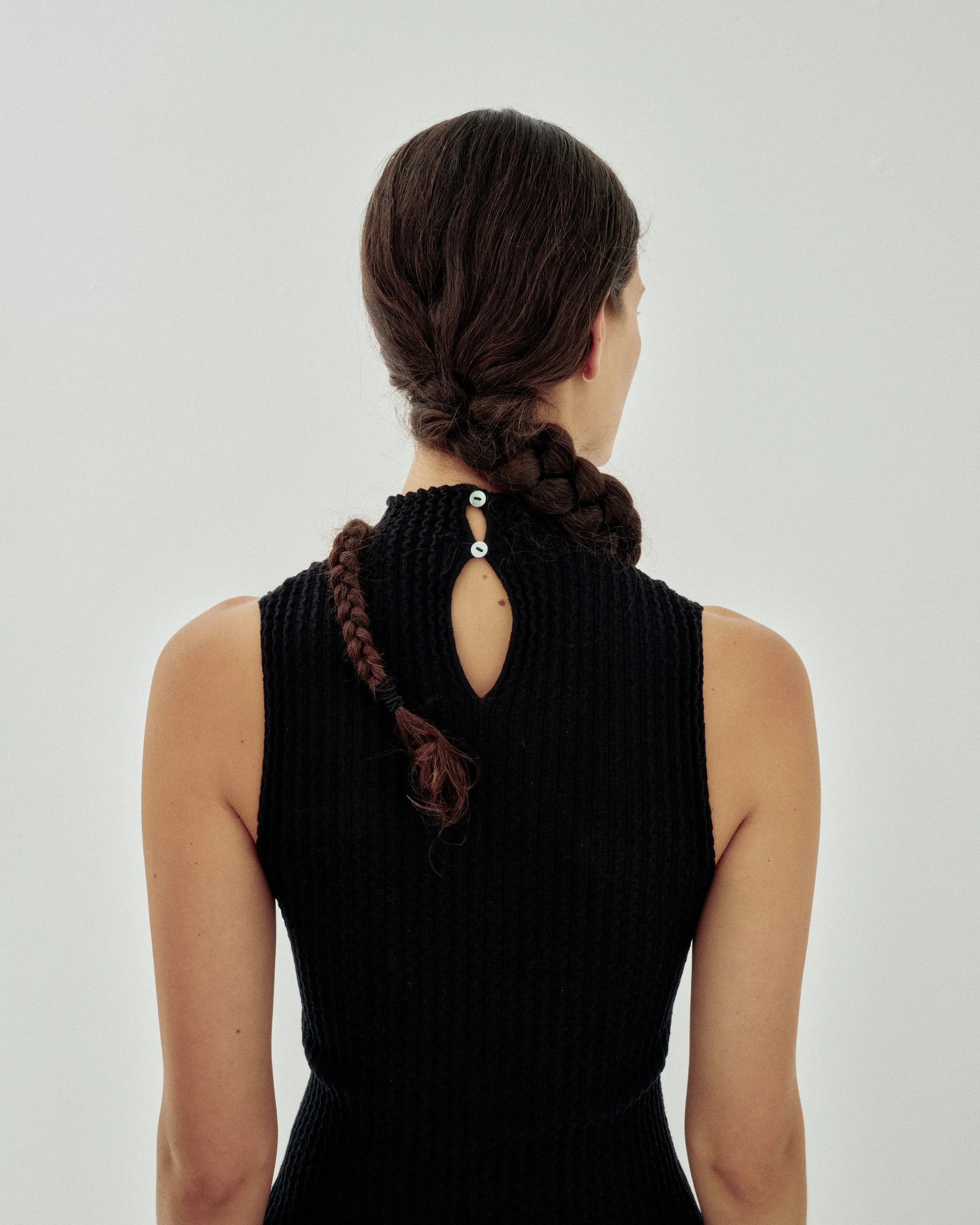 WAVY RIB MOCKNECK TANK IN BLACK sold by Sayaka Davis product image thumbnail 4