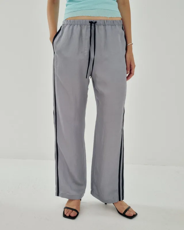 TRACK PANTS IN LAVENDER GRAY made by Sayaka Davis