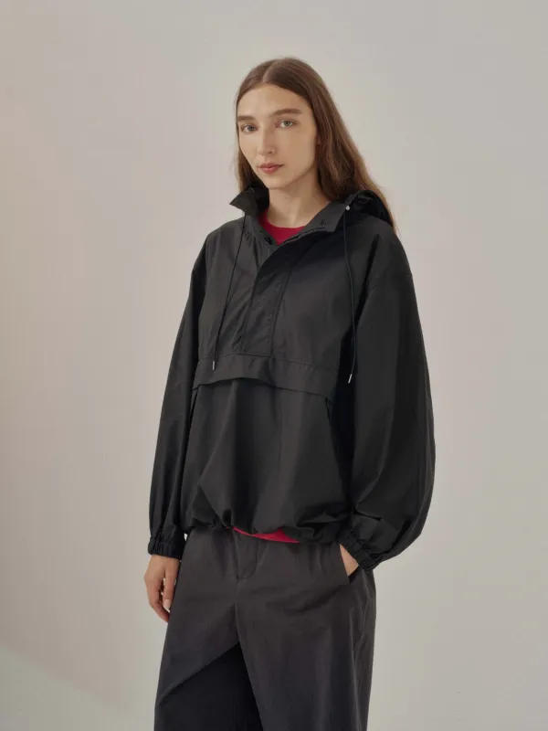 Us Pre Anorak in Black made by Sayaka Davis