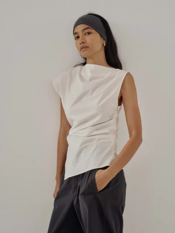 Us Pre Asymmetrical Top in White made by Sayaka Davis