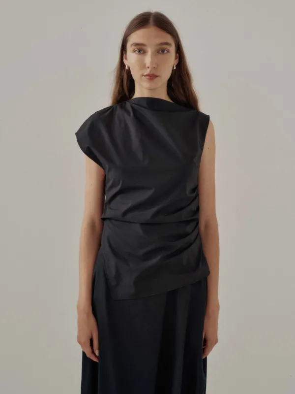 Us Pre Asymmetrical Top in Black made by Sayaka Davis