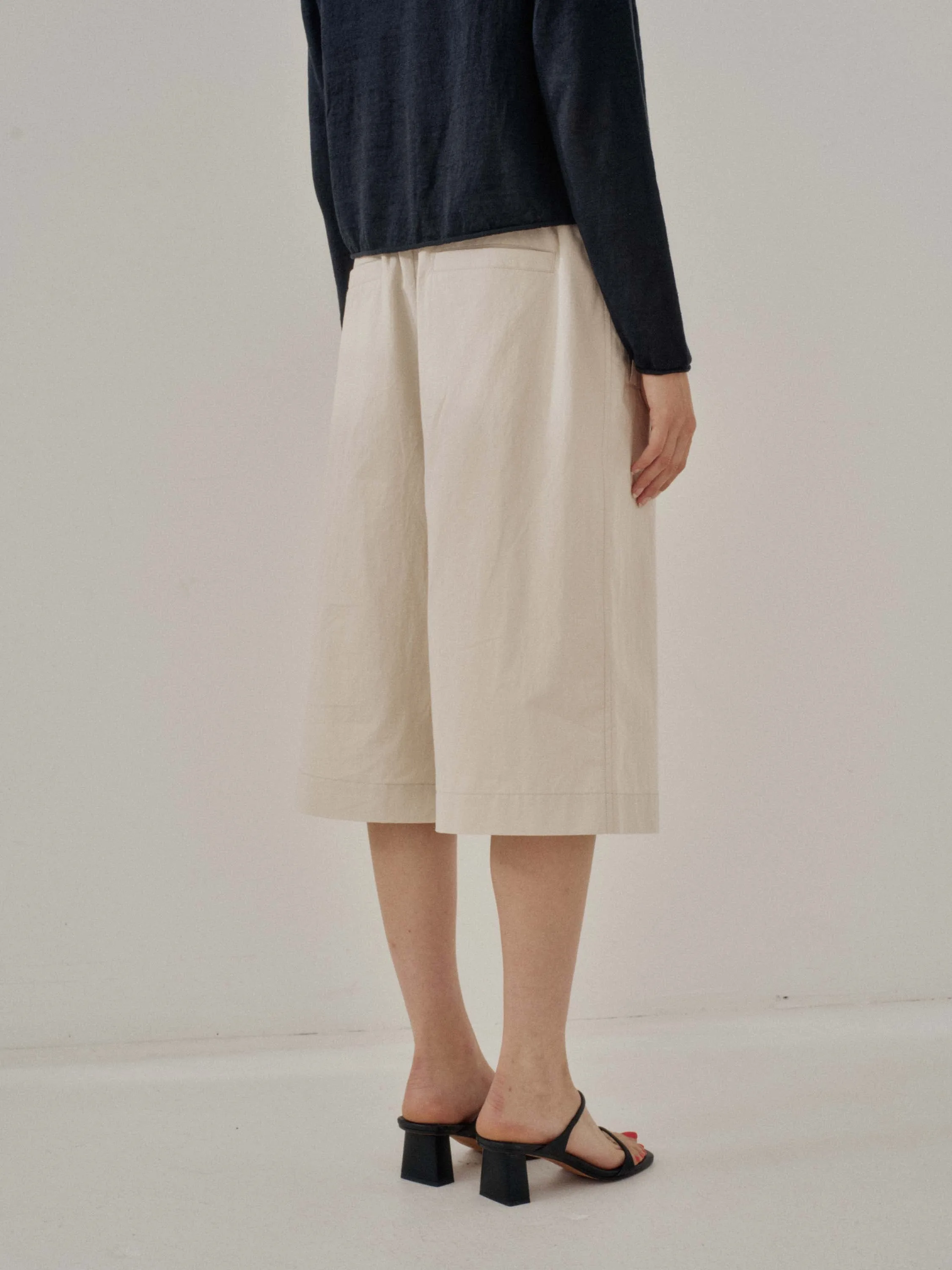 Us Pre Wide Capris in Oyster sold by Sayaka Davis product image thumbnail 4