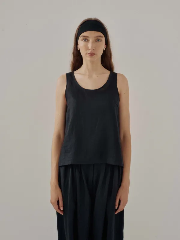 Us Pre Linen Tank in Black made by Sayaka Davis