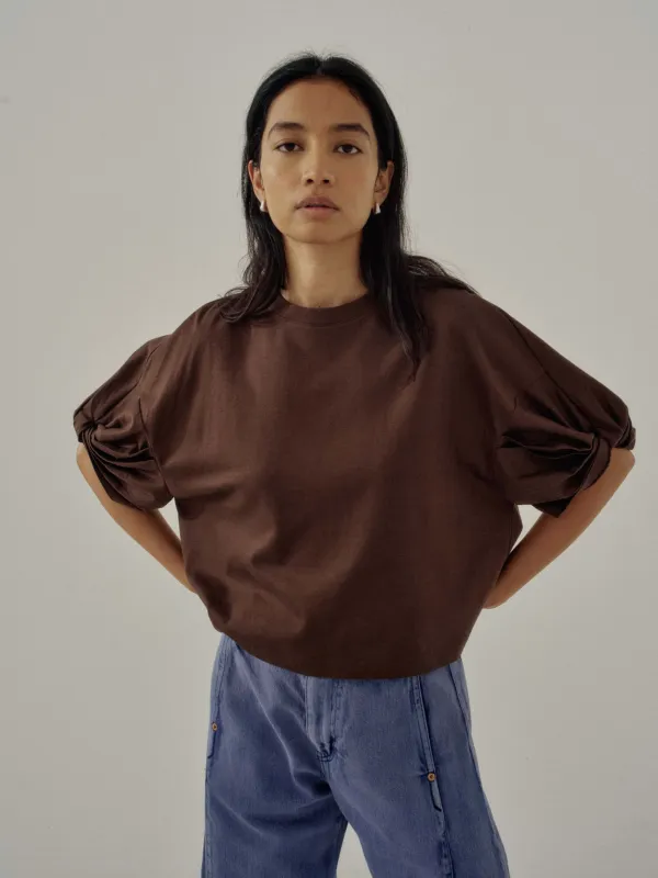 Us Pre Twisted Sleeve Tee in Brown made by Sayaka Davis