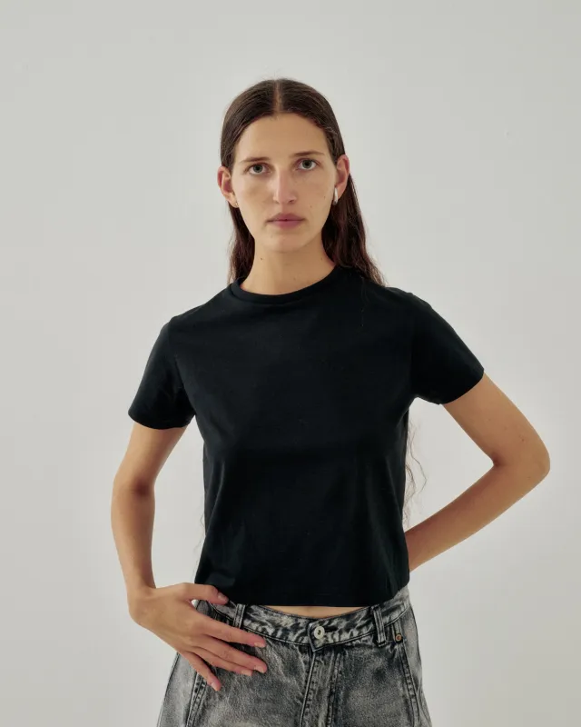 Us Pre Compact Tee in Black made by Sayaka Davis