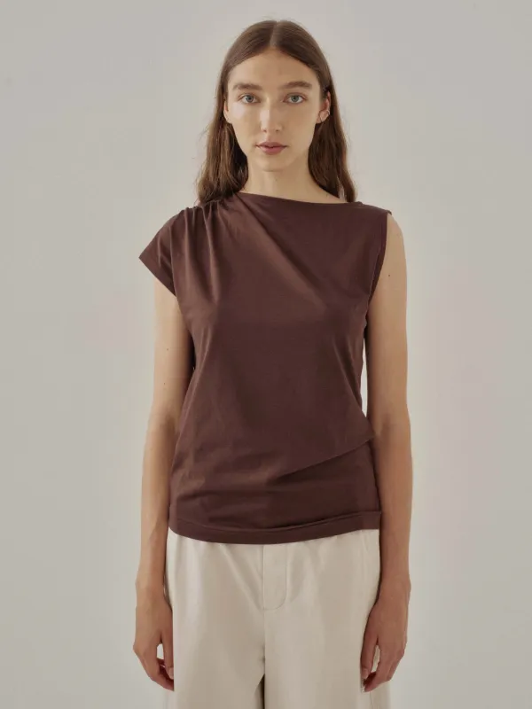 Us Pre Asymmetrical Tee in Brown made by Sayaka Davis