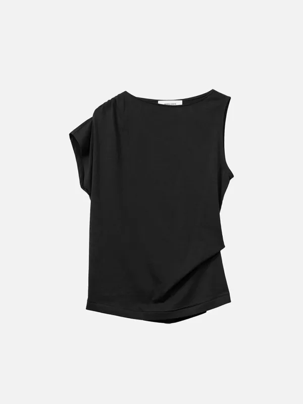 Us Pre Asymmetrical Tee in Black made by Sayaka Davis