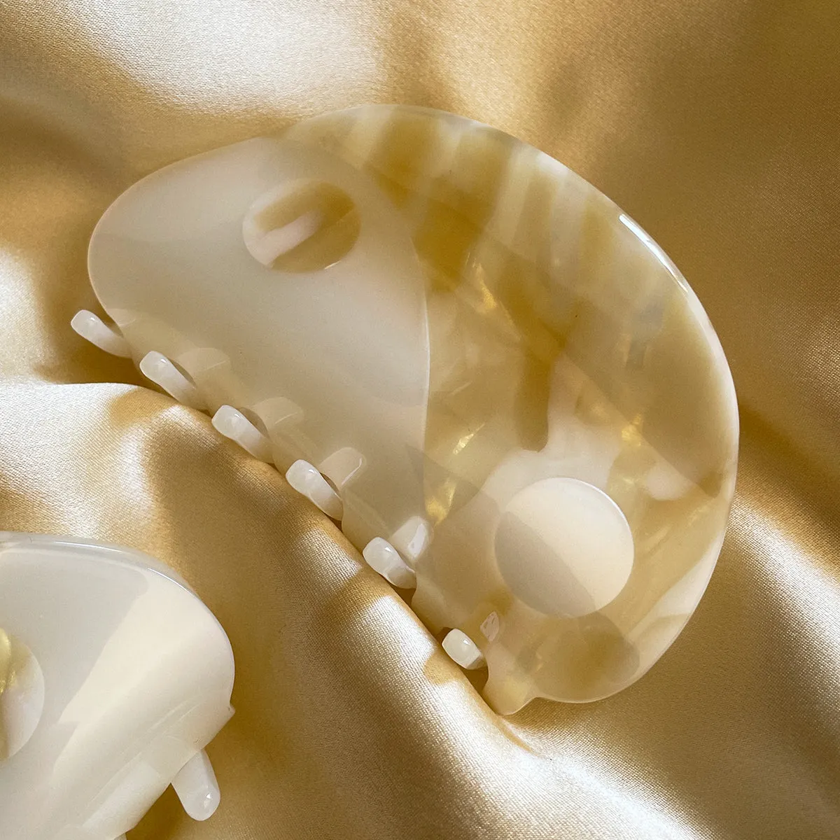 Cream & Sugar Yin Yang Claw sold by Winona Irene product image thumbnail 3