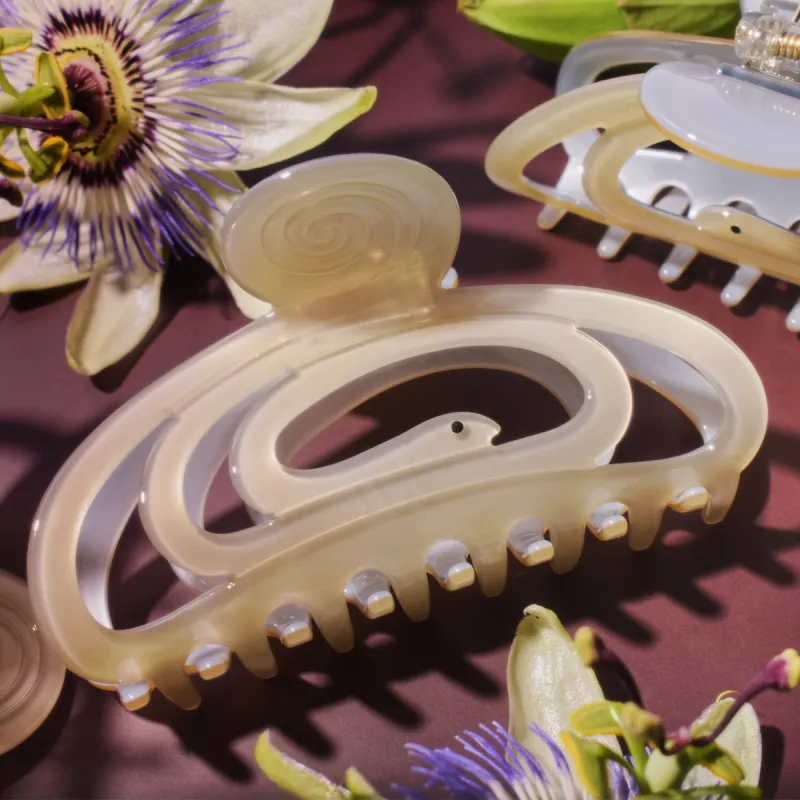 Corra Claw sold by Winona Irene