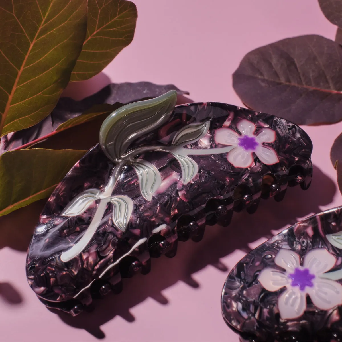 Henbane Long Claw sold by Winona Irene