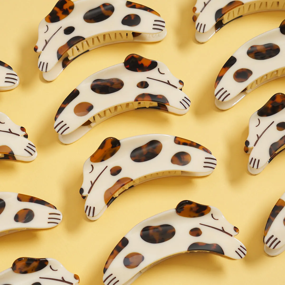 Tortie Puppy Hair Claw sold by Winona Irene product image thumbnail 2