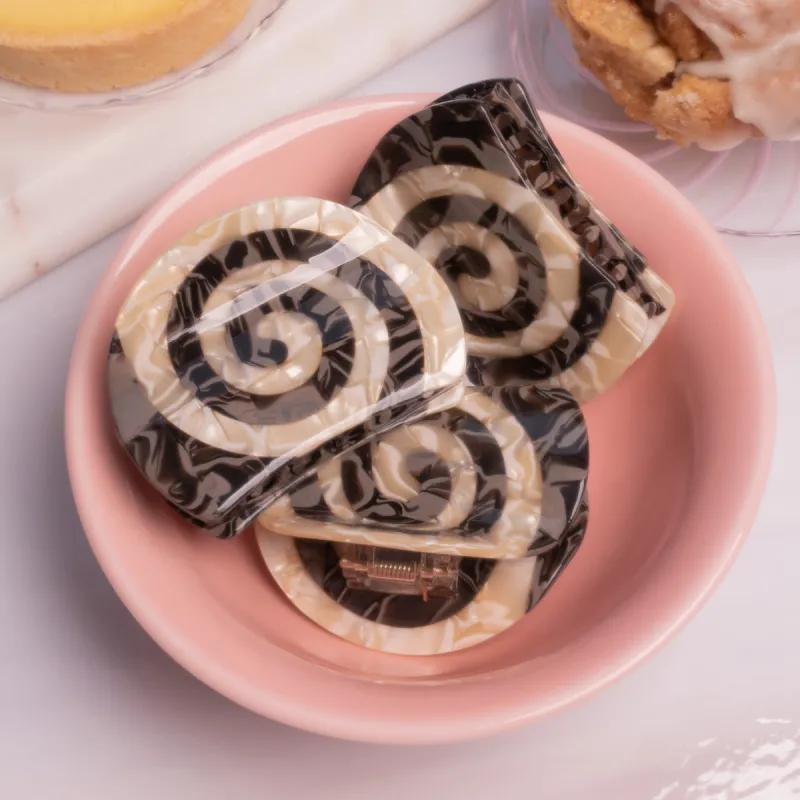 Cinnamon Swirl Claw sold by Winona Irene