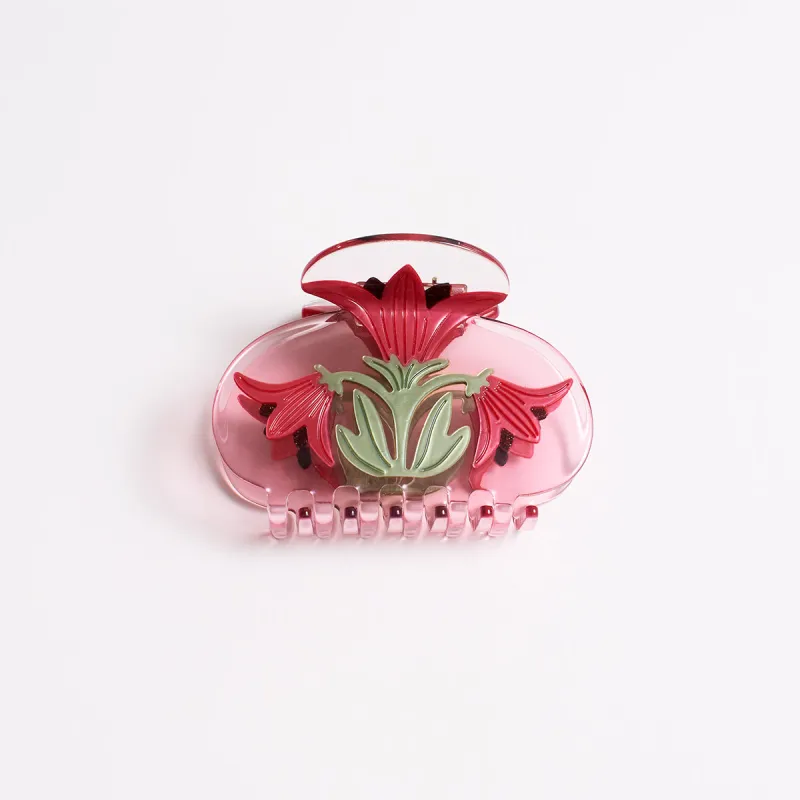 Amaryllis Claw made by Winona Irene