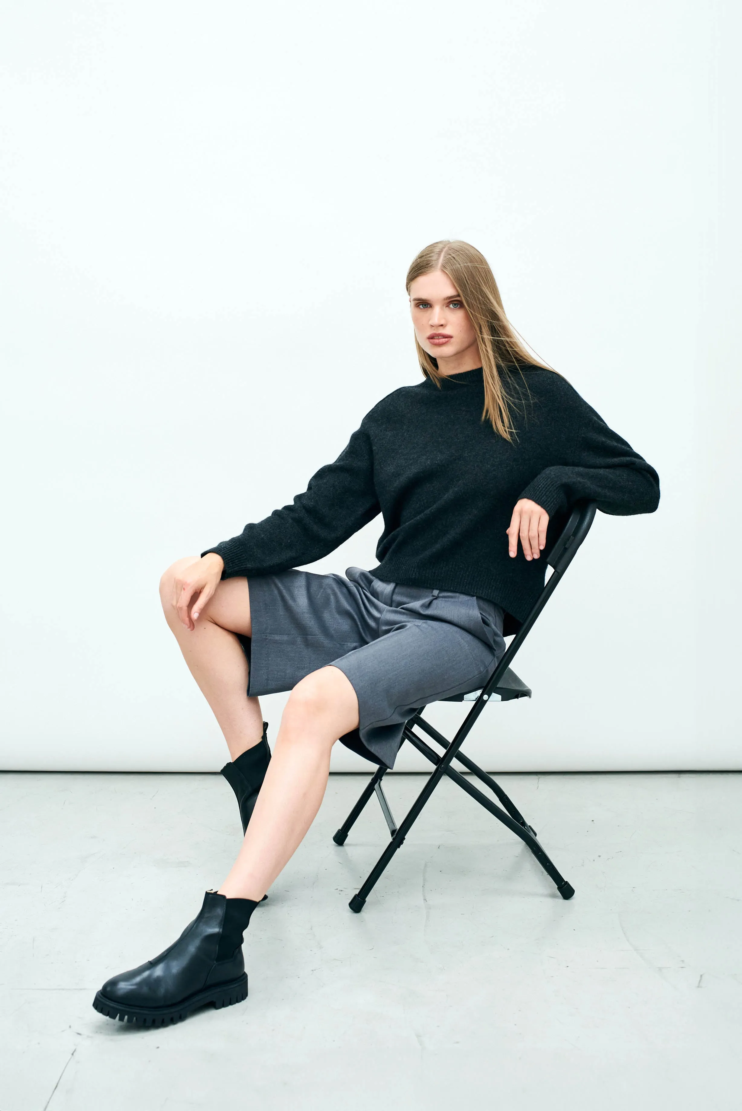Cashmere Oversize Crew in Charcoal sold by Jumper 1234 product image thumbnail 2