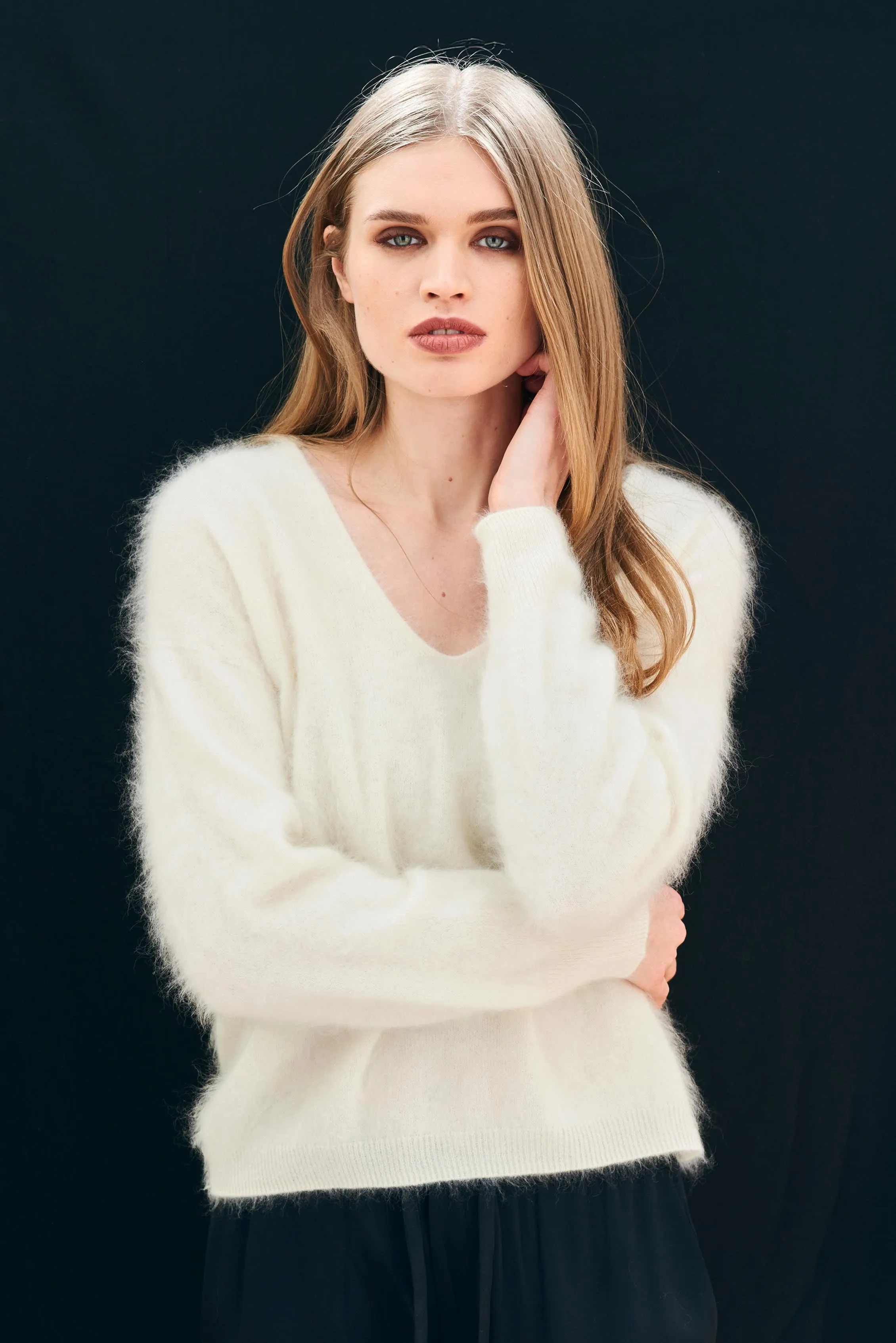 Cashmere Brushed Boxy Vee in Cream sold by Jumper 1234 product image thumbnail 2